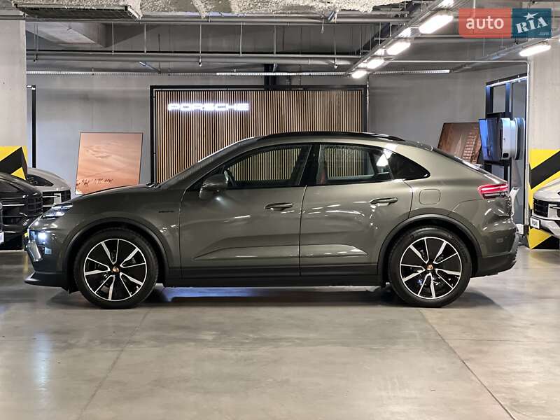 Позашляховик / Кросовер Porsche Macan 2024 в Києві