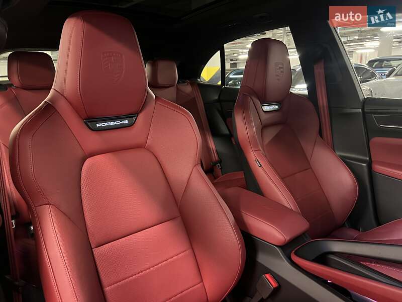 Позашляховик / Кросовер Porsche Macan 2024 в Києві