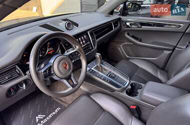 Внедорожник / Кроссовер Porsche Macan 2018 в 