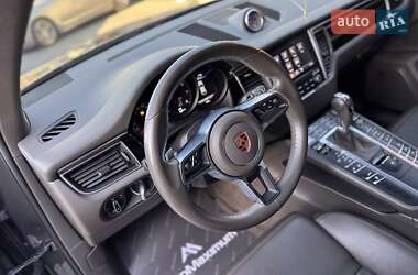 Внедорожник / Кроссовер Porsche Macan 2018 в 