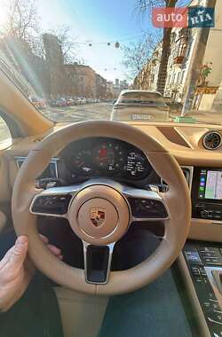 Позашляховик / Кросовер Porsche Macan 2016 в 