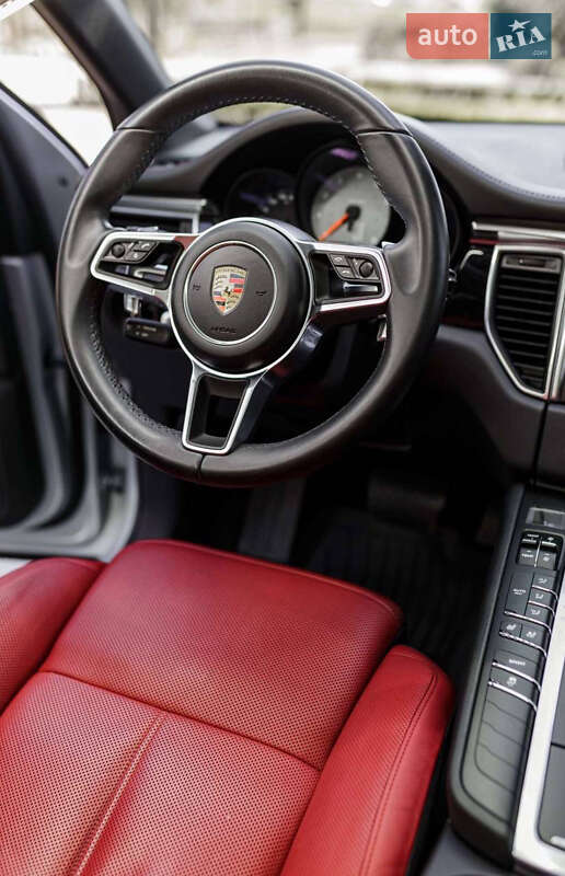 Внедорожник / Кроссовер Porsche Macan 2017 в Киеве