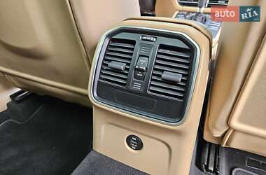 Внедорожник / Кроссовер Porsche Macan 2019 в 