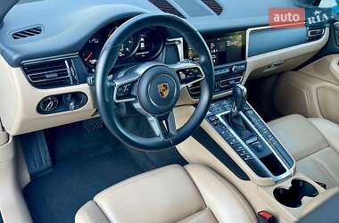 Внедорожник / Кроссовер Porsche Macan 2018 в 