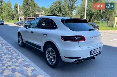 Позашляховик / Кросовер Porsche Macan 2016 в 