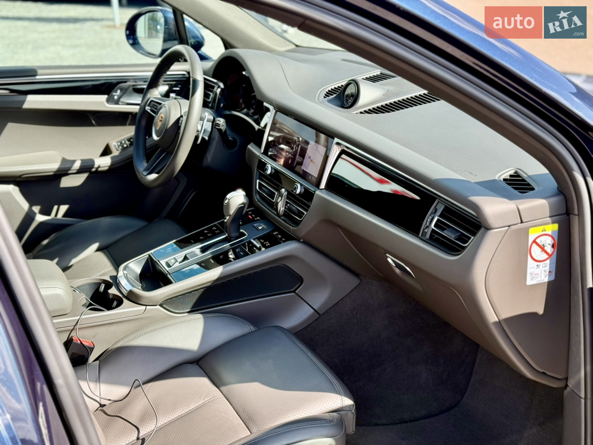 2021 Porsche Macan - мініатюра 16