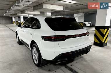 Позашляховик / Кросовер Porsche Macan 2022 в 