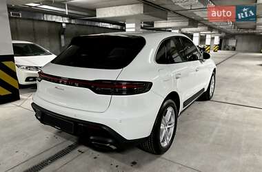 Позашляховик / Кросовер Porsche Macan 2022 в 