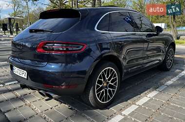 Внедорожник / Кроссовер Porsche Macan 2016 в 