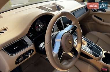 Внедорожник / Кроссовер Porsche Macan 2016 в 