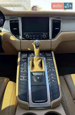 Внедорожник / Кроссовер Porsche Macan 2016 в 