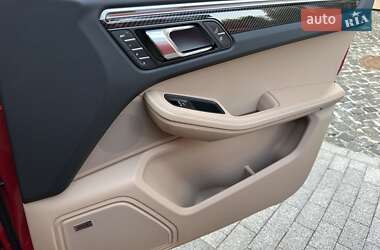 Внедорожник / Кроссовер Porsche Macan 2023 в 