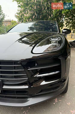 Позашляховик / Кросовер Porsche Macan 2020 в 