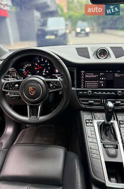 Позашляховик / Кросовер Porsche Macan 2020 в 
