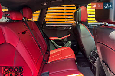 Внедорожник / Кроссовер Porsche Macan 2022 в 