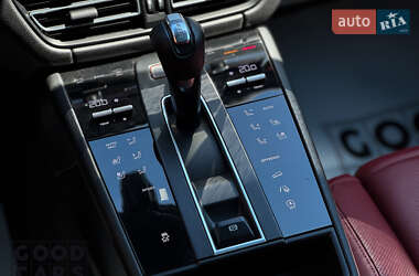 Внедорожник / Кроссовер Porsche Macan 2022 в 