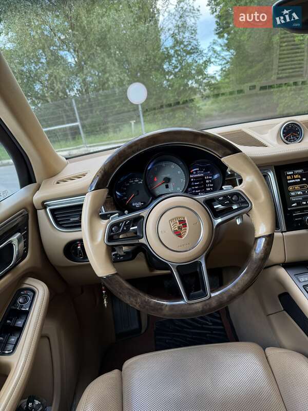 Позашляховик / Кросовер Porsche Macan 2015 в Одесі