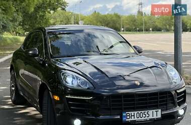 Позашляховик / Кросовер Porsche Macan 2015 в 
