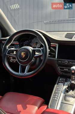 Внедорожник / Кроссовер Porsche Macan 2021 в 