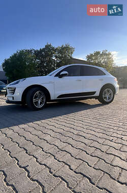 Внедорожник / Кроссовер Porsche Macan 2015 в 