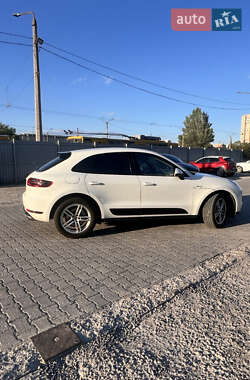 Внедорожник / Кроссовер Porsche Macan 2015 в 