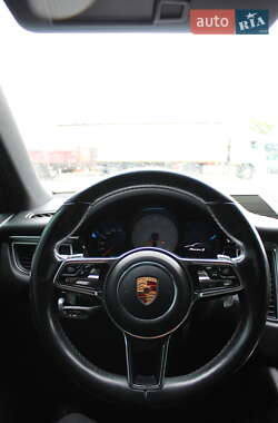 Внедорожник / Кроссовер Porsche Macan 2015 в 