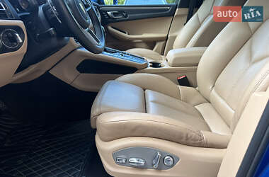 Внедорожник / Кроссовер Porsche Macan 2019 в 