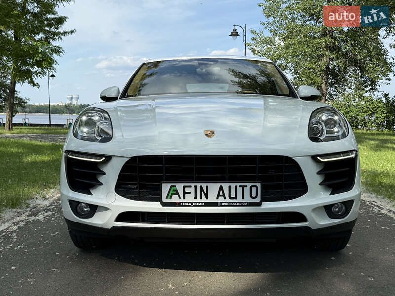 Внедорожник / Кроссовер Porsche Macan 2016 в Киеве