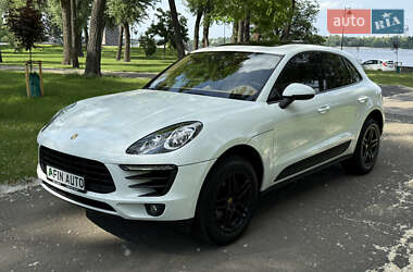 Позашляховик / Кросовер Porsche Macan 2016 в 