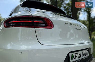Позашляховик / Кросовер Porsche Macan 2016 в 