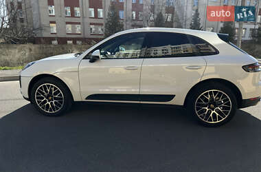 Внедорожник / Кроссовер Porsche Macan 2018 в 