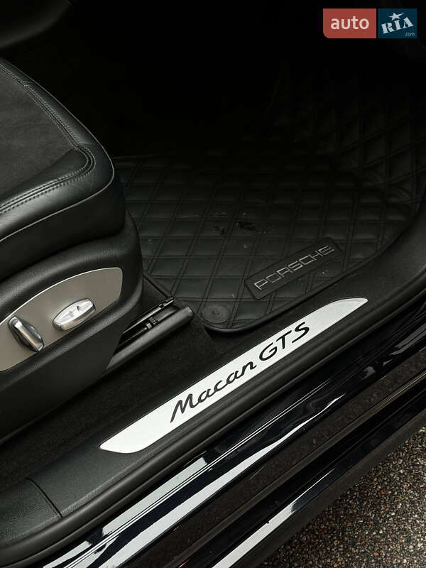 Позашляховик / Кросовер Porsche Macan 2017 в Києві
