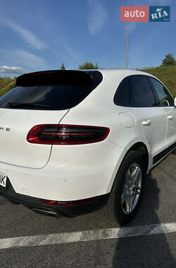 Внедорожник / Кроссовер Porsche Macan 2018 в 