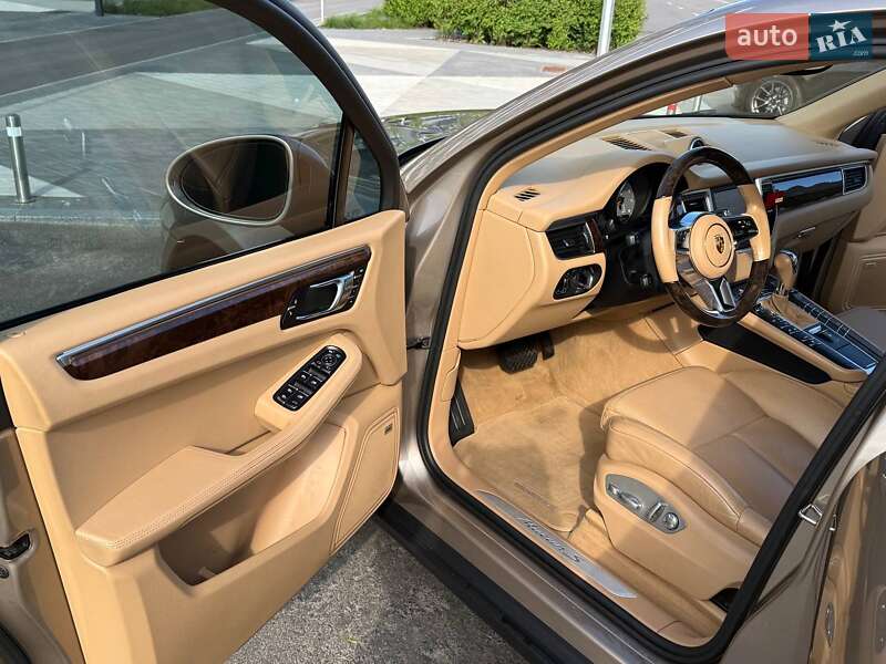 Внедорожник / Кроссовер Porsche Macan 2014 в Киеве