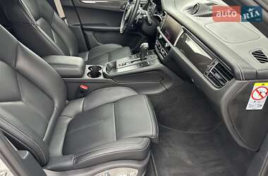 Внедорожник / Кроссовер Porsche Macan 2023 в 