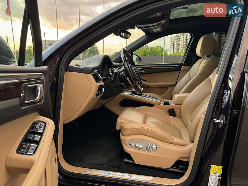 Внедорожник / Кроссовер Porsche Macan 2018 в Киеве