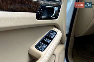 Внедорожник / Кроссовер Porsche Macan 2014 в 