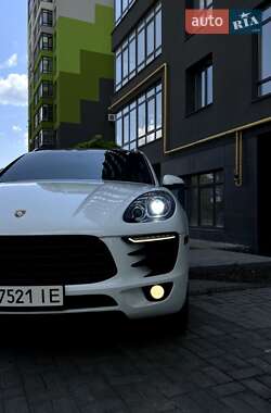 Внедорожник / Кроссовер Porsche Macan 2014 в 