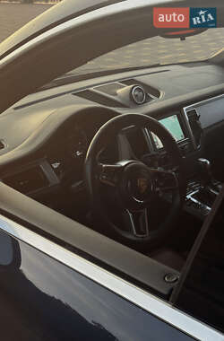 Внедорожник / Кроссовер Porsche Macan 2015 в 