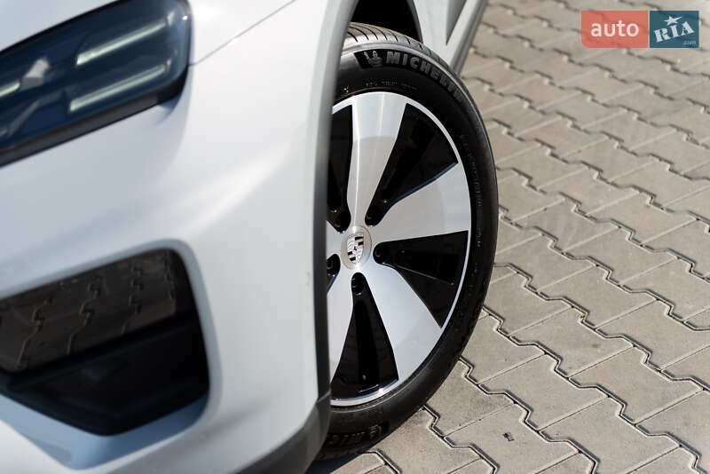 Внедорожник / Кроссовер Porsche Macan 2025 в Мукачево