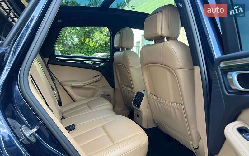 Позашляховик / Кросовер Porsche Macan 2018 в Івано-Франківську