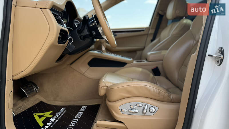 Внедорожник / Кроссовер Porsche Macan 2014 в Киеве