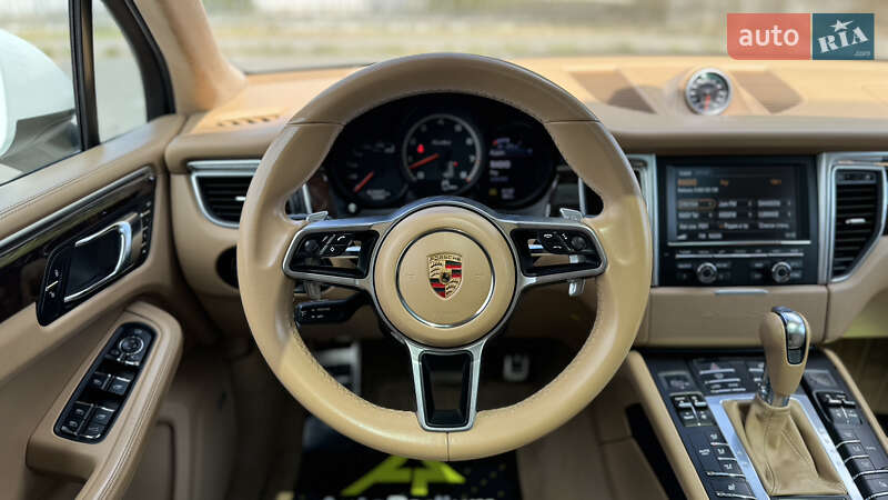 Внедорожник / Кроссовер Porsche Macan 2014 в Киеве
