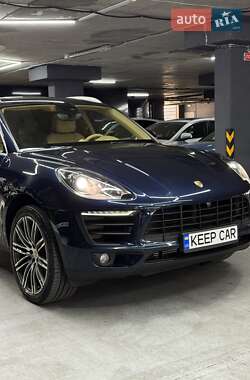 Внедорожник / Кроссовер Porsche Macan 2016 в 