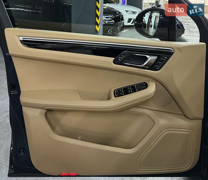 Внедорожник / Кроссовер Porsche Macan 2016 в Одессе