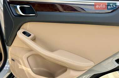 Внедорожник / Кроссовер Porsche Macan 2022 в 