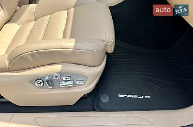 Внедорожник / Кроссовер Porsche Macan 2022 в 