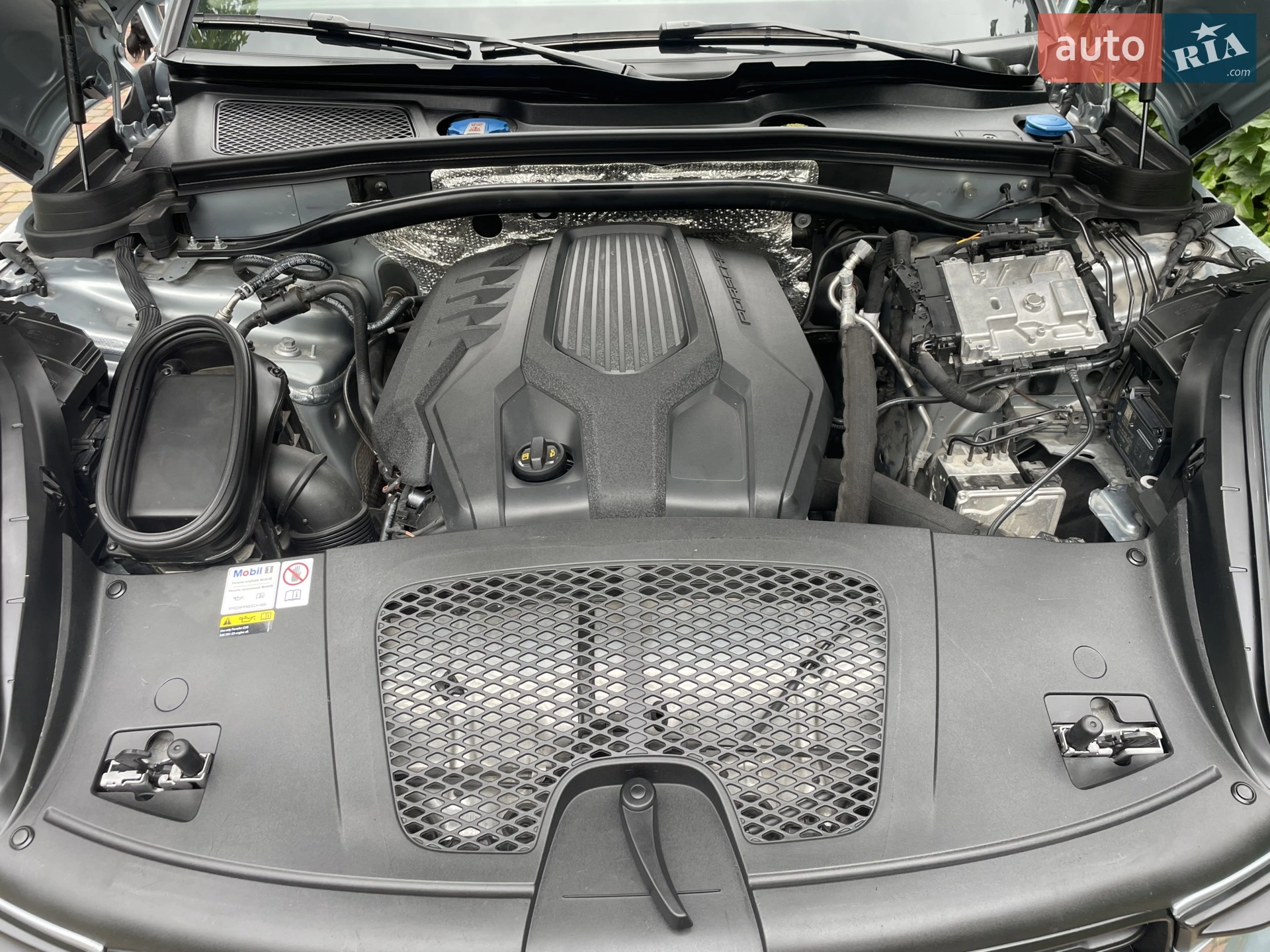 Porsche Macan 2023 VIN WP1AA2A55PLB15966 фото оголошення 30 з 41