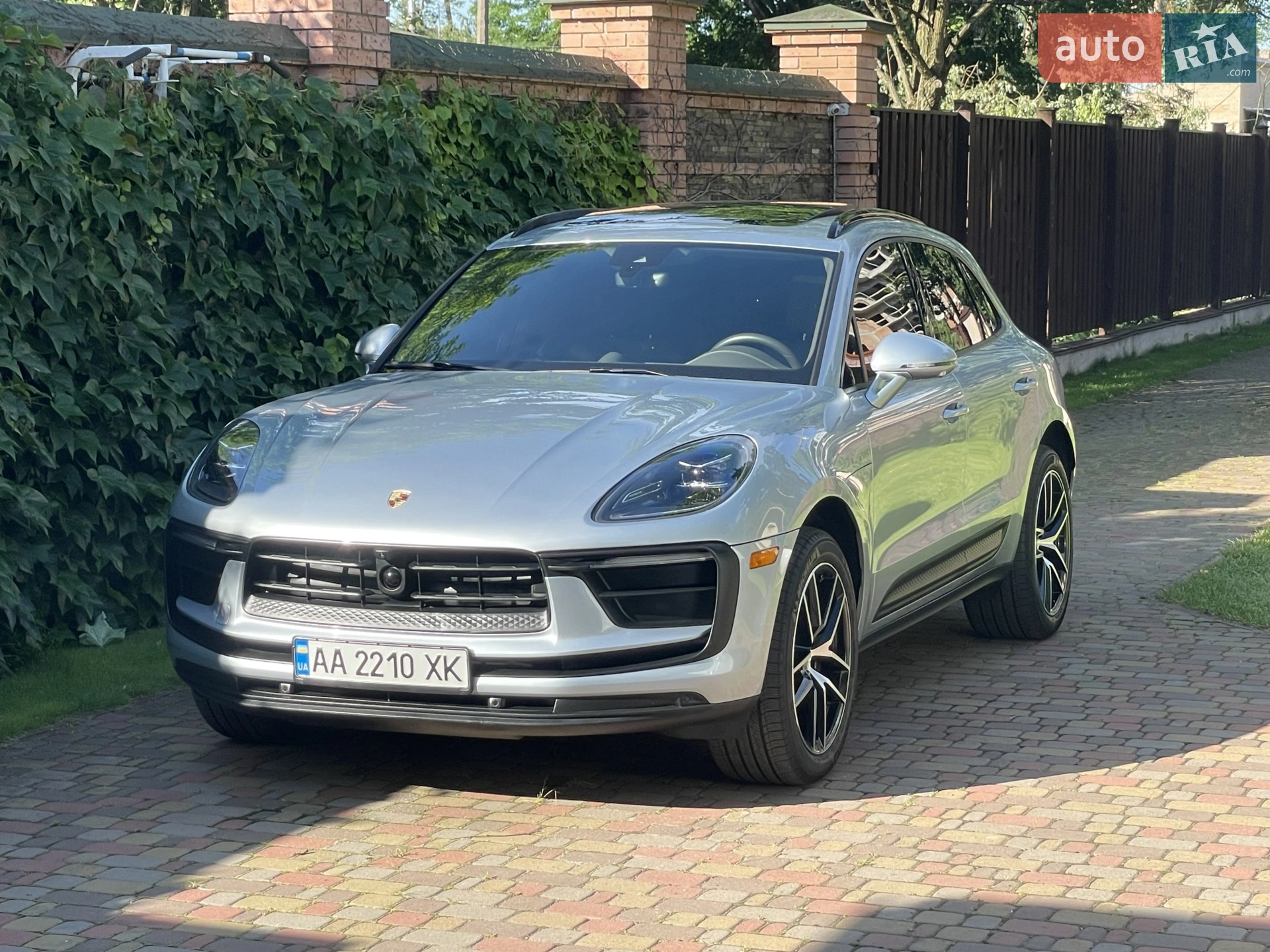 Porsche Macan 2023 VIN WP1AA2A55PLB15966 фото оголошення 2 з 41