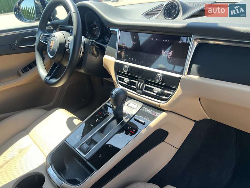 Внедорожник / Кроссовер Porsche Macan 2024 в Киеве